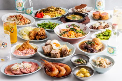 大衆食堂ニューヘイロー 下北沢の煮込み、揚げ物などの料理とドリンク